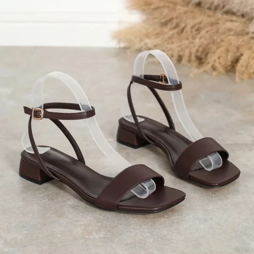 Sandales femme à talon bas avec brides transparentes – confort et élégance