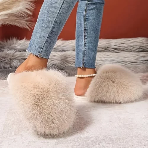 Pantoufles femme en fausse fourrure – chaussons confort douillets intérieur