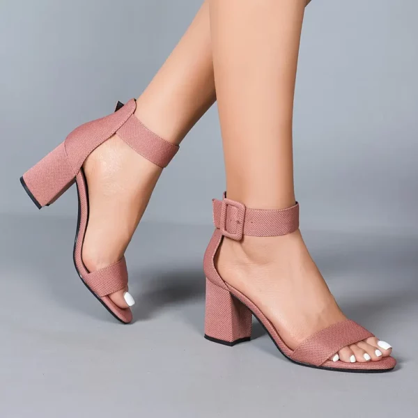Sandales femme à petit talon confortable – bride réglable et bout ouvert