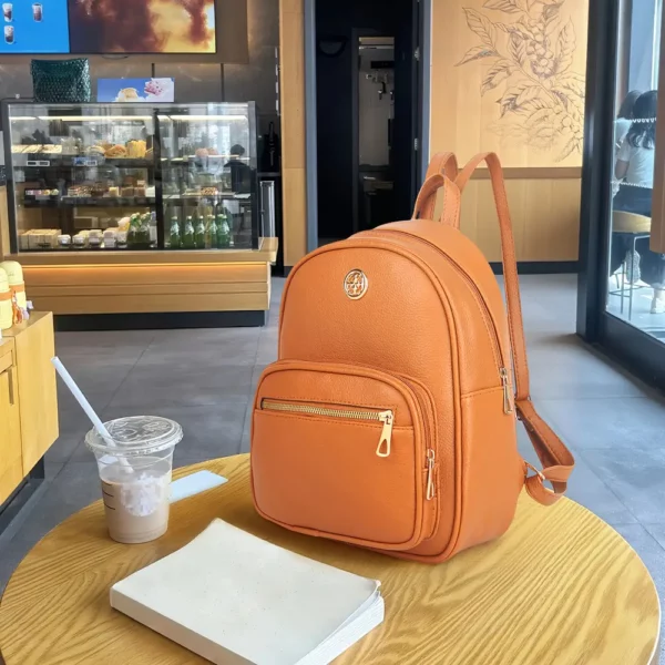 Sac à dos femme léger et élégant – design minimaliste avec poches zippées