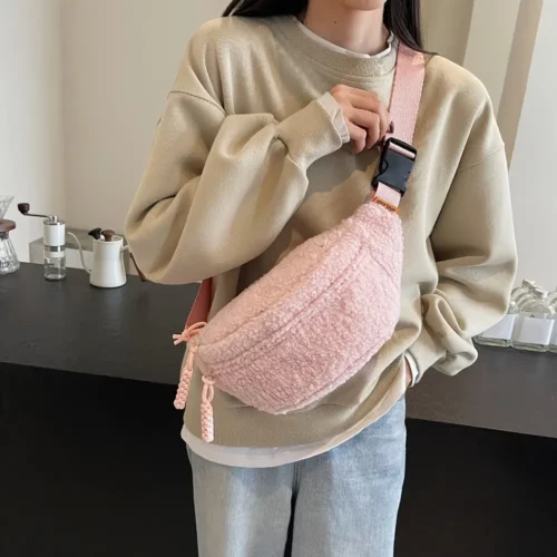 Sac banane en velours peluche femme – porté poitrine tendance et décontracté