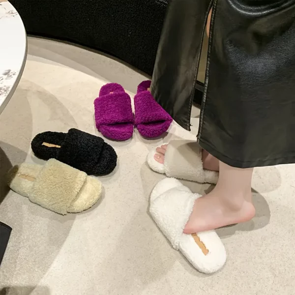 Chaussons femme en peluche douce – confort moelleux pour intérieur cosy