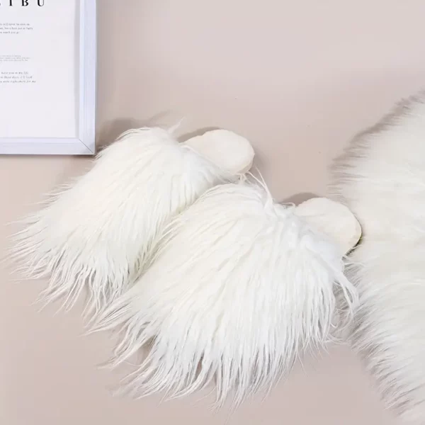 Chaussons femme en fausse fourrure peluche – intérieur chaud et confort moelleux