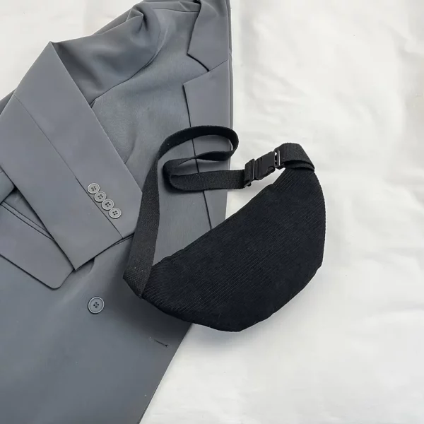 Sac banane femme en velours côtelé – style chic avec bandoulière ajustable
