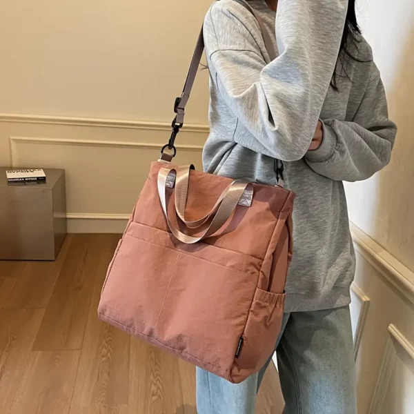 Sac à dos femme léger et polyvalent – porté double ou simple épaule