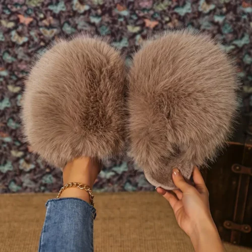 Chaussons femme en fausse fourrure douce – confort intérieur élégant