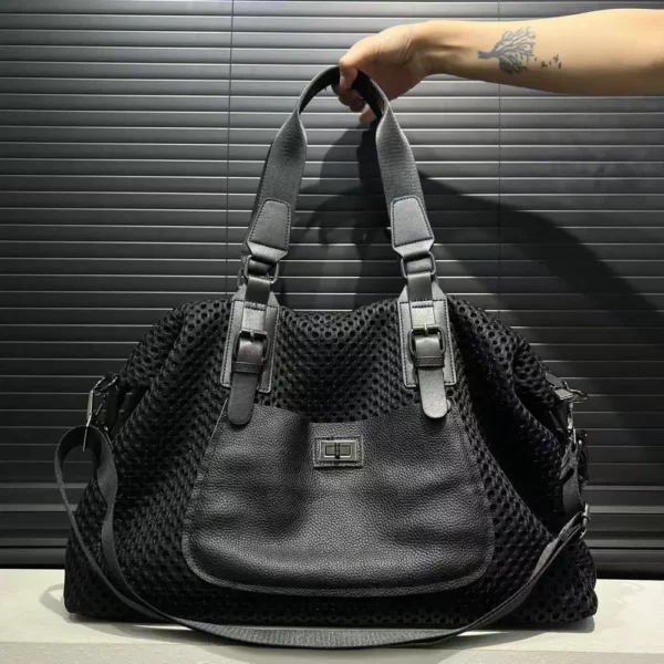 Sac week-end femme en nylon imperméable – bandoulière ajustable et poche avant