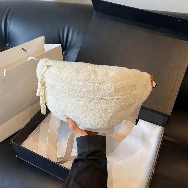 Sac banane en velours peluche femme – porté poitrine tendance et décontracté